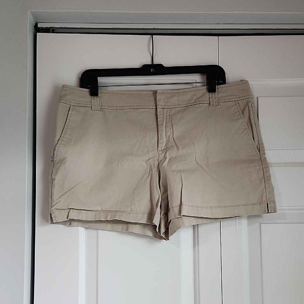 New York & Co Khaki Shorts